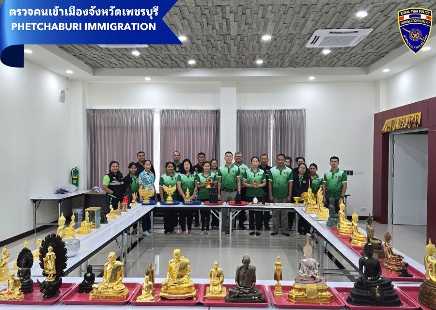 วันที่ 10 เม.ย.2567 เวลา 12.50 น. พ.ต.ท.หรรถพร เสวะกะ สว.ตม.จว.เพชรบุรี จัดกิจกรรมสืบสานวัฒนธรรมไทย “ประเพณีสงกรานต์” 