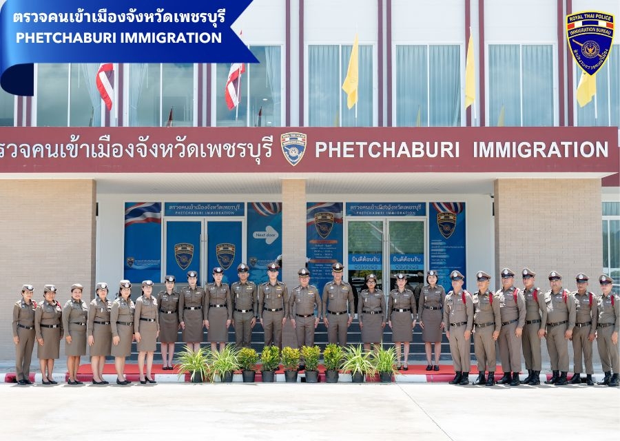 วันอังคารที่ 9 ก.ค.2567 เวลา 09.30 น. พ.ต.อ.เดโช โสสุวรรณากุล รอง ผบก. ตม.3 ,พ.ต.อ.อรรถพล มีเสียง รอง กต.10 ปฏิบัติราชการ รอง ผบก.ตม.3 พร้อมคณะตรวจราชการ บก.ตม.3 เดินทางมาตรวจราชการ พบ ว่าที่ พ.ต.ท.หรรถพร เสวะกะ สว.ตม.จว.เพชรบุรี พร้อมข้าราชการตำรวจ ในสัง