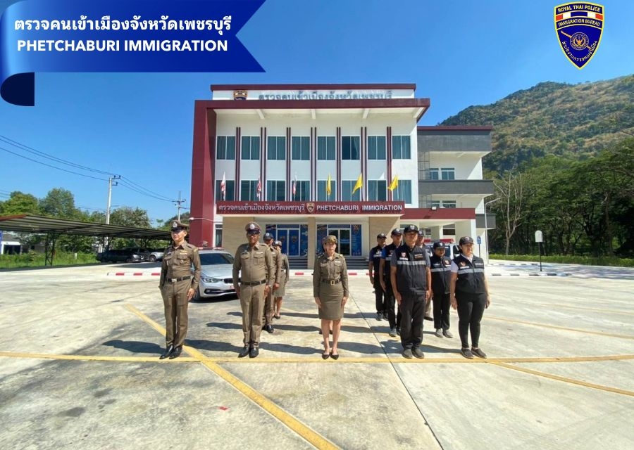 29 ธ.ค.2566 ปล่อยแถวข้าราชการตำรวจจิตอาสา   ให้บริการและอำนวยความสะดวกในการสัญจรของประชาชน ในช่วงเทศกาลปีใหม่ 2567 
