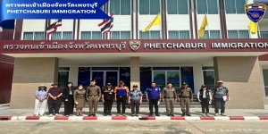 วันที่ 6 ก.พ.68 เวลาประมาณ 13.40 น. คณะทำงานตรวจสอบโครงการก่อสร้างเพื่อป้องกันฝุ่นละอองจากการก่อสร้าง จว.เพชรบุรี เข้าตรวจสอบโครงการก่อสร้างอาคารบ้านพักระดับ สว. - รอง ผกก.ฯ และ โครงการก่อสร้างอาคารเรือนแถวชั้นประทวน - รอง สว.ฯ ของ ตม.จว.เพชรบุรี 